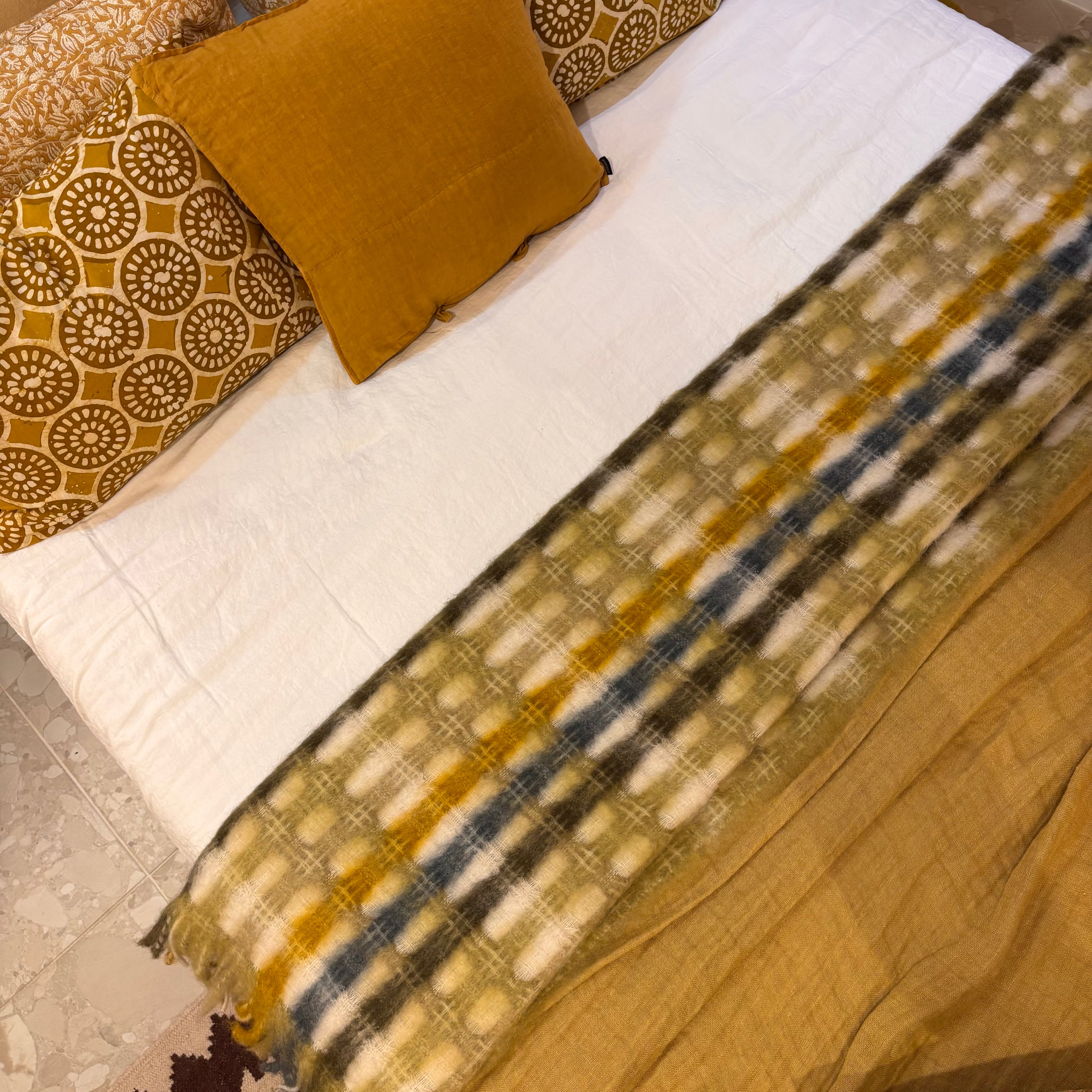 Plaid Mukhir
