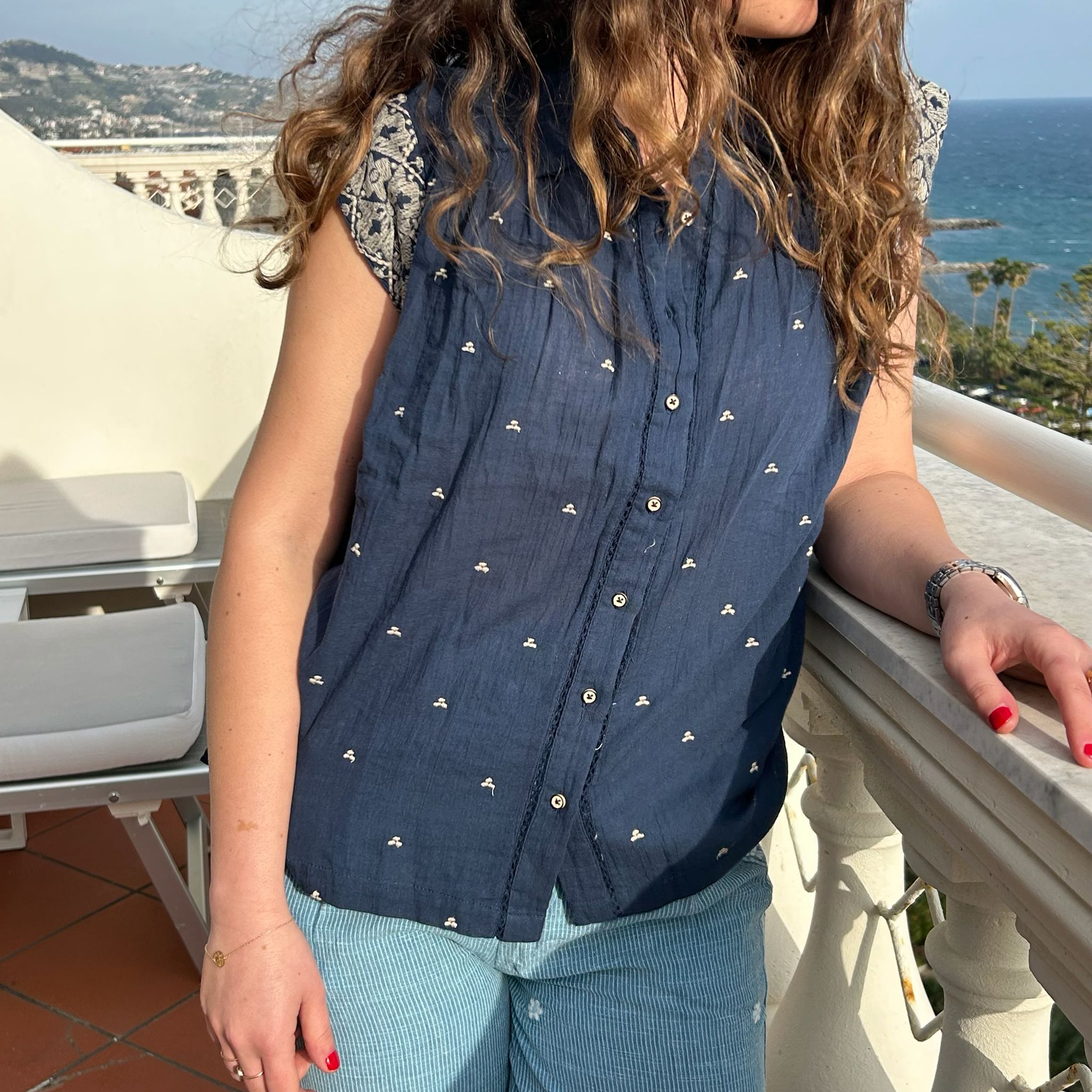 Karina Sleeveless Shirt